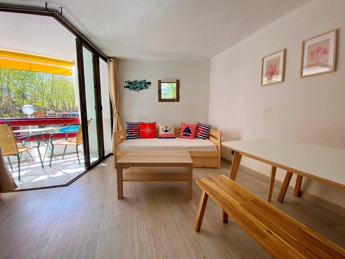 Apartamentos Corcega Palmyra سالو